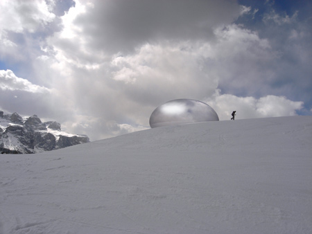 alpine-capsule-by-studio-lovegrove-landscape-07a.jpg