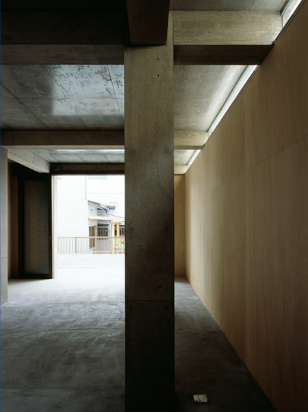 column-and-slab-house-by-ft-architects-071f.jpg