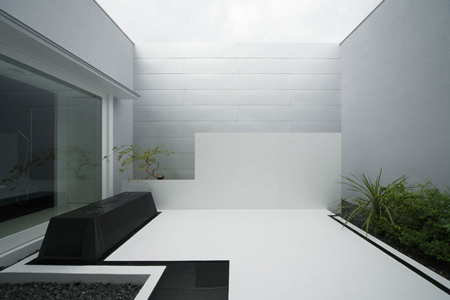 house-of-depth-by-formkouichi-kimura-architects-05_knsh_005_s.jpg