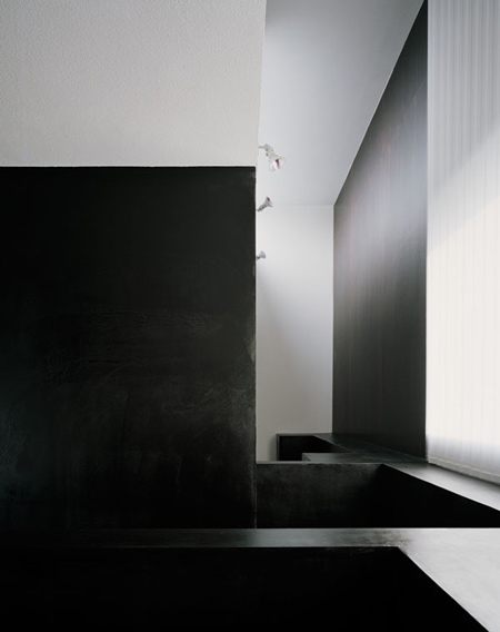 house-of-depth-by-formkouichi-kimura-architects-09_knsh_023_s.jpg