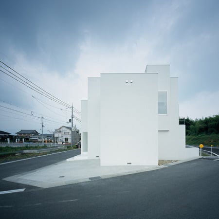 house-of-diffusion-by-formkouichi-kimura-architects-squ-01_kkmh_101_s.jpg