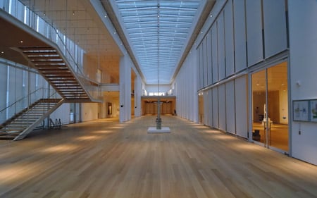modern-wing-at-the-art-institute-of-chicago-by-renzo-piano-griffin_court.jpg