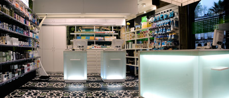 plaza-nueva-pharmacy-by-mobil-m_pan-interior.jpg