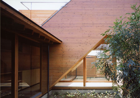 house-in-wakaura-by-archivi-architects-associates11.jpg