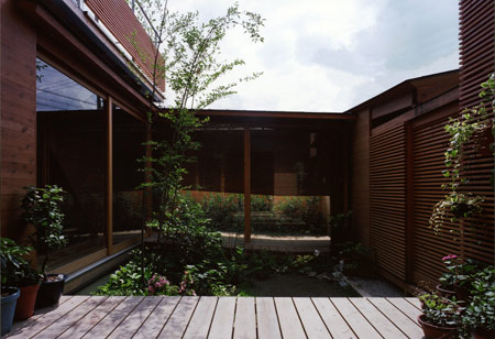 house-in-wakaura-by-archivi-architects-associates4.jpg