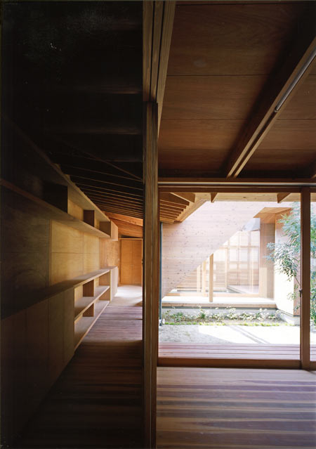house-in-wakaura-by-archivi-architects-associates9.jpg