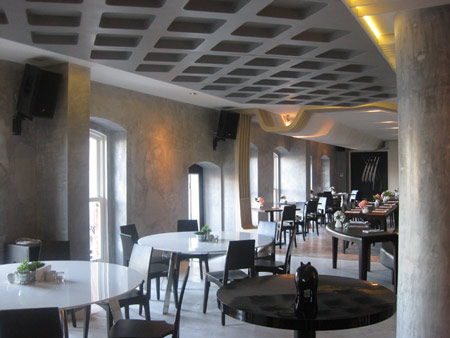 izz-cafe-restaurant-by-ugur-kose-and-batu-palmer-04.jpg