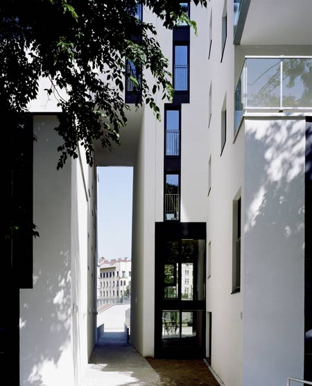 residential-area-at-sensengasse-by-josef-weichenberger-architects19.jpg