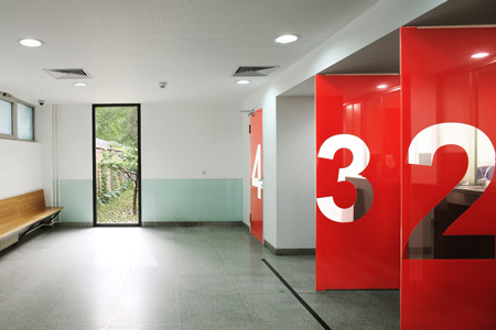 Visa section of Swiss Embassy by EXH Design 32