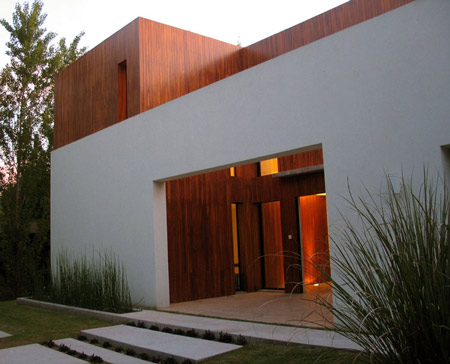 House in Buenos Aires by Guillermo Radovich
