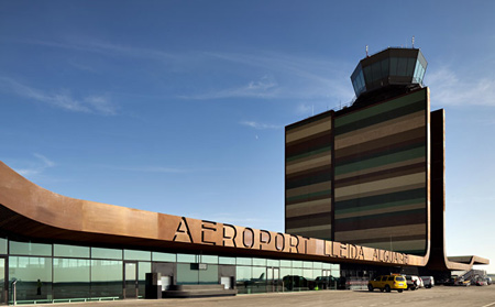 dzn_Aeroport-Lleida-Alguaire-by-b720-Arquitectos-2.jpg