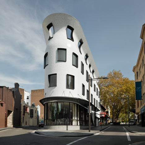 Roslyn Street Bar and Restaurant by Durbach Block Architects 