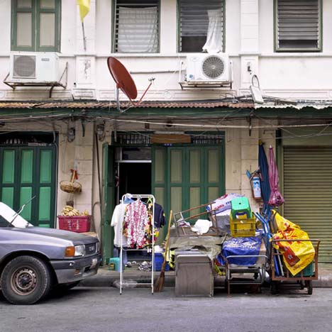 Shophouses – 4 x 8 m Bangkok by Peter Nitsch