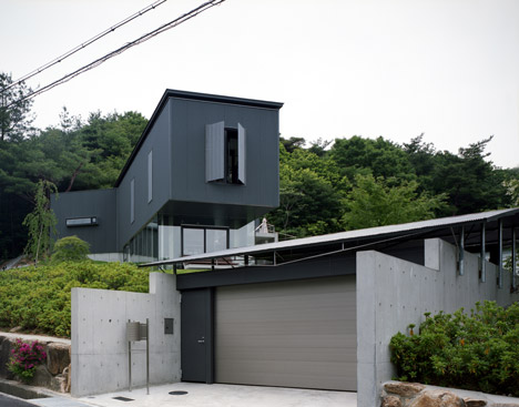 Lifted House by Masato Sekiya