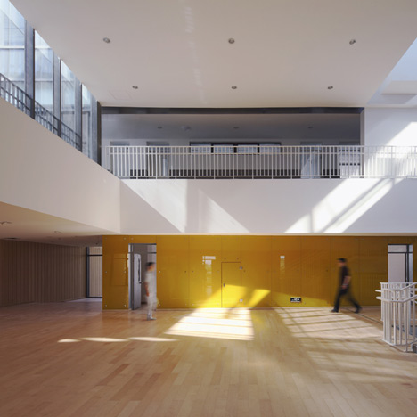 County Elementary School by Vector Architects 