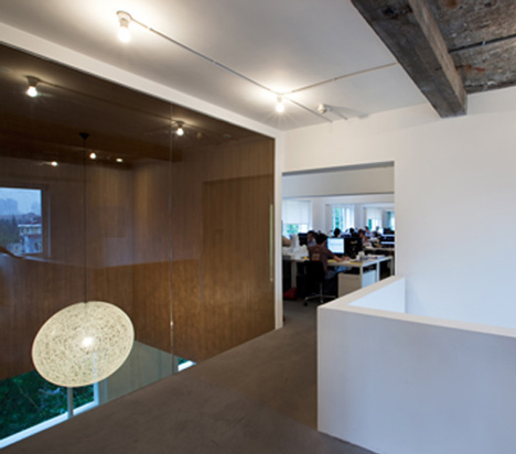 The Black Box by NHDRO and Design Republic Offices 