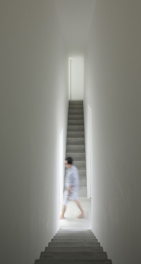 dzn_Cube-House-by-Shinichi-Ogawa-Associates3.jpg
