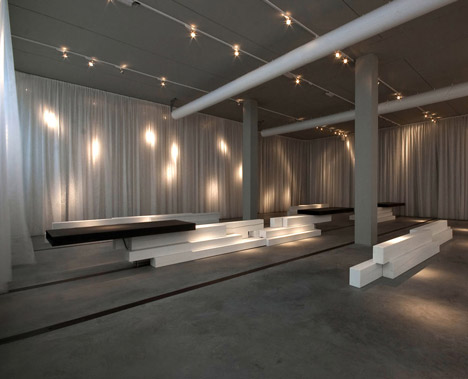 Art Gallery Showroom by Antonio Ravalli Architetti