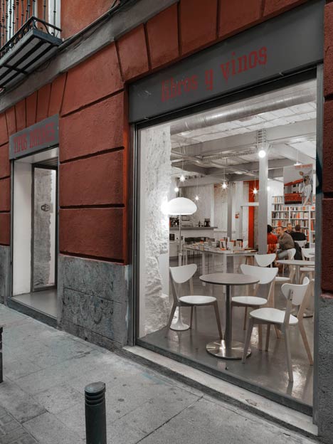 Book-and-Coffeshop-in-Madrid-bu-MYCC