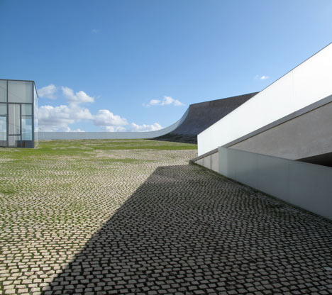 Cite de l’Ocean et du Surf by Steven Holl Cite de l’Ocean et du Surf by Steven Holl
