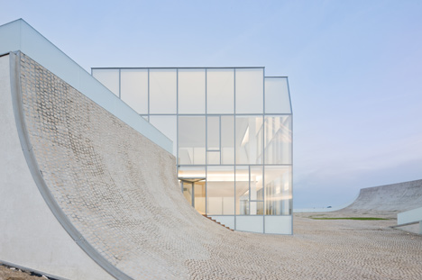 Cite de l’Ocean et du Surf by Steven Holl Cite de l’Ocean et du Surf by Steven Holl
