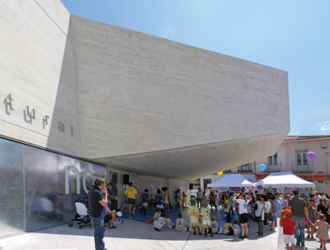 New Cultural Centre by Fundc