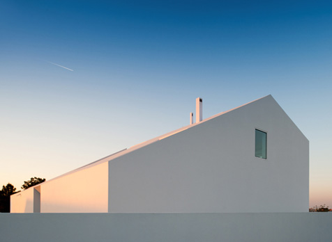 House in Possanco by ARX Portugal Arquitectos