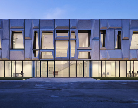 Office Building and Logistic Centre by Modostudio