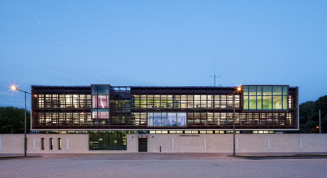 Police Station of Provins by Ameller, Dubois & Associés
