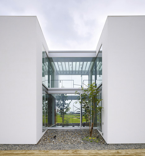 House in Masaki by Hayato Komatsu Architects