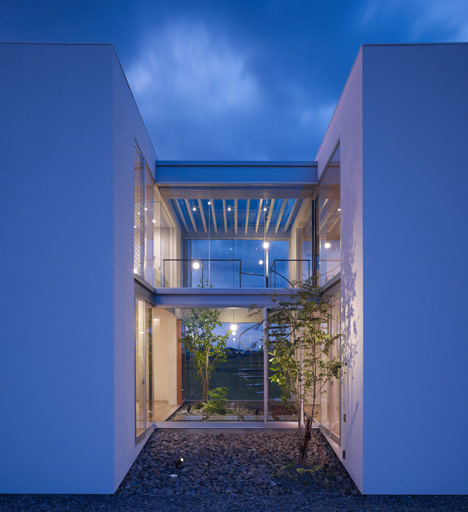 House in Masaki by Hayato Komatsu Architects
