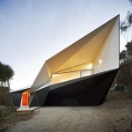 Klein Bottle House by McBride Charles Ryan