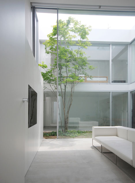 Cube Court House by Shinichi Ogawa & Associates