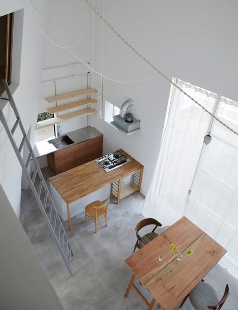 House in Izumi-Ohmiya by Tato Architects