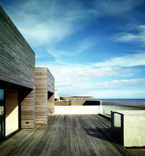 Seaside House by A2 Architects