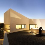 Mop House by AGi Architects