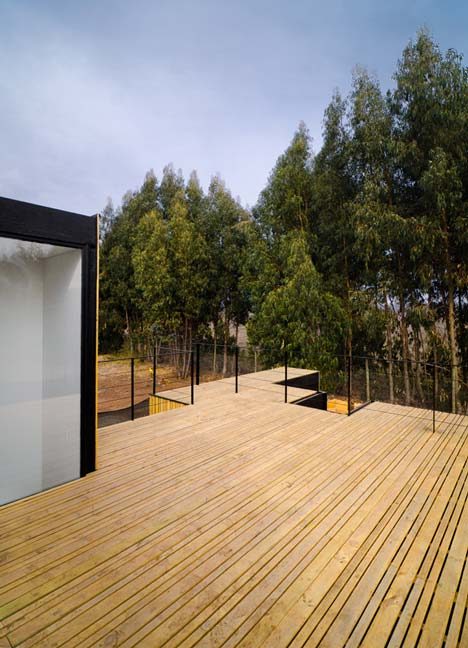 SIP Panel House by Alejandro Soffia and Gabriel Rudolphy
