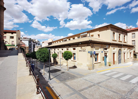 Centro Infantil del Mercado by Miquel Marine Nunez and Cesar Rueda Bone