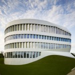 dezeen_Centre for Virtual Engineering by UNStudio_1