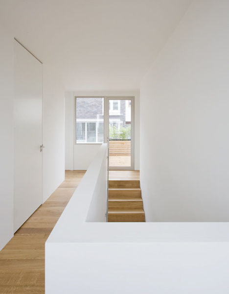 V12K0709 Piano House by Pasel Kuenzel Architects