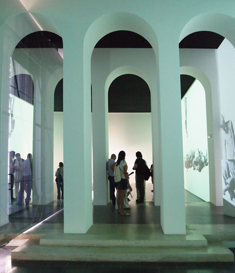 [تصویر:  dezeen_Austrian-Pavilion-at-Venice-Archi...2012_5.jpg]
