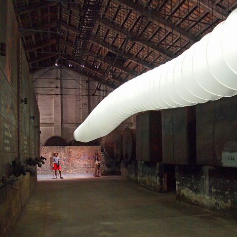 [تصویر:  dezeen_Chinese-Pavilion-at-Venice-Archit...2012_3.jpg]