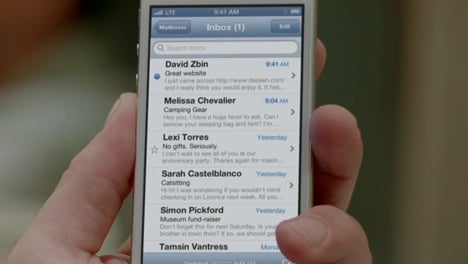 Dezeen features in Apple's iPhone 5 launch