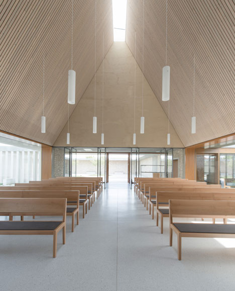 Funeral Chapel in Ingelheim Frei-Weinheim by Bayer & Strobel Architekten