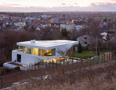 Haus am Weinberg by UNStudio