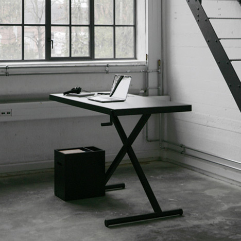 XTable mechanical desk by KiBiSi