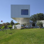 Nest and Cave House by Idis Turato