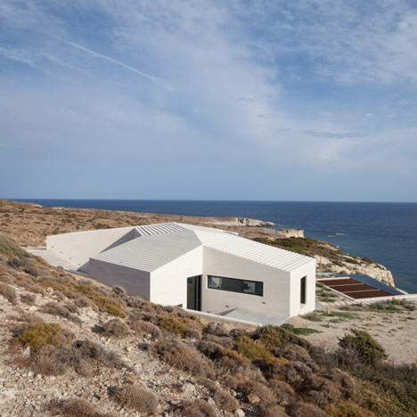 VNC House in Milos by decaArchitecture