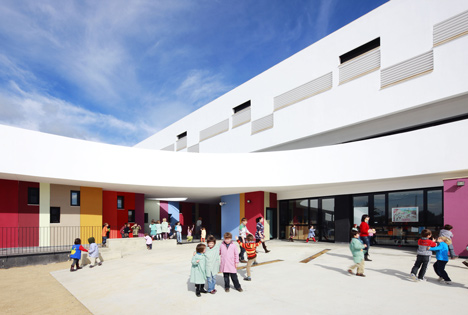 Binissalem School Complex by RipollTizon