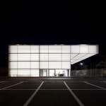 White light glows through the translucent facades of this workshop in Siegen, Germany, by Ian Shaw Architekten (+ slideshow)